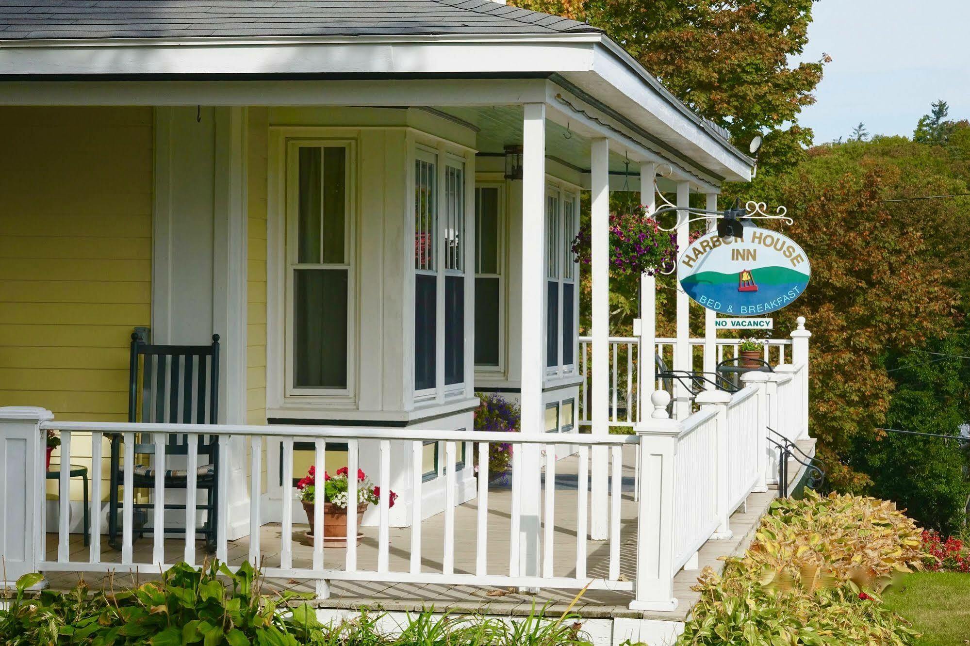 Harbor House 3*